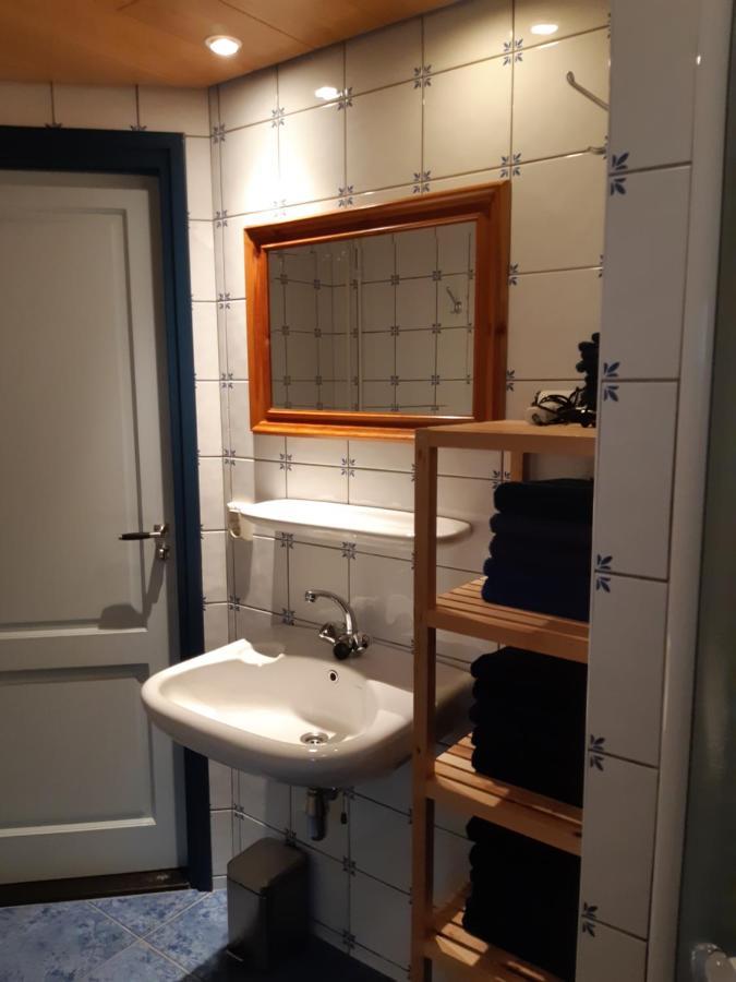 Bed & Breakfast “ Gastvrij Onthaal “ Een-West Esterno foto