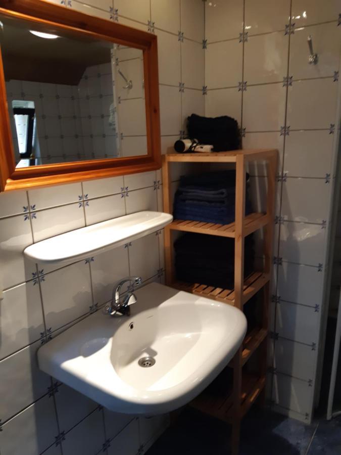 Bed & Breakfast “ Gastvrij Onthaal “ Een-West Esterno foto