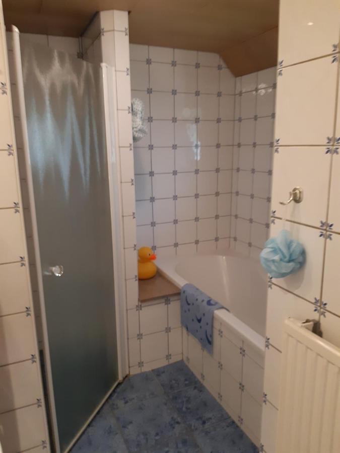 Bed & Breakfast “ Gastvrij Onthaal “ Een-West Esterno foto
