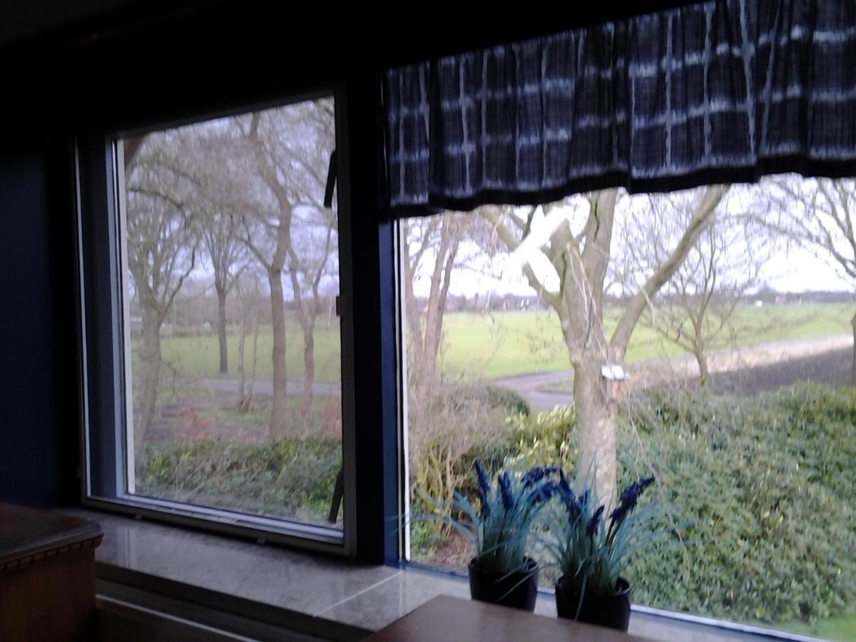 Bed & Breakfast “ Gastvrij Onthaal “ Een-West Esterno foto